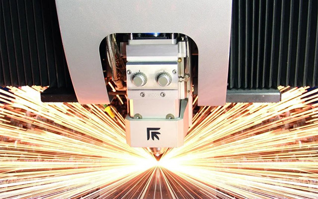 Razrez pločevine z laserjem Razrez pločevine z laserjem